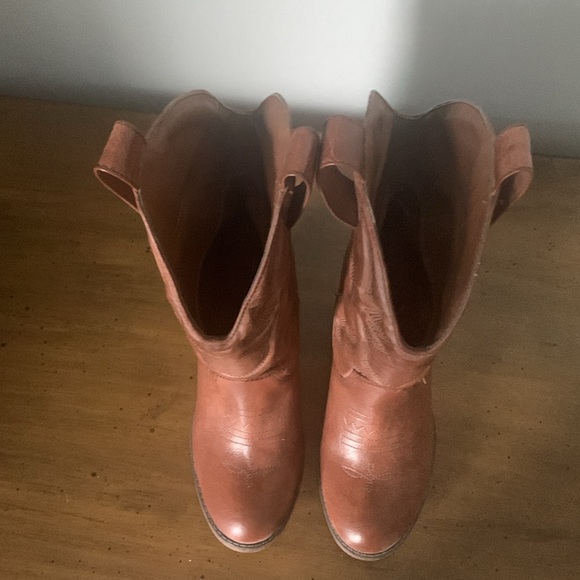 Brand new never worn - Picture 2 of 3